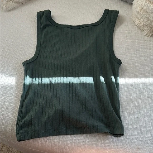 Green Sleeveless Ribbed Top - Picture 3 of 3